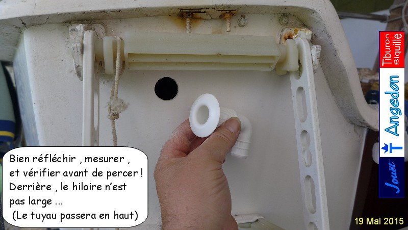 Passe-coque pour l'vacuation de l'eau